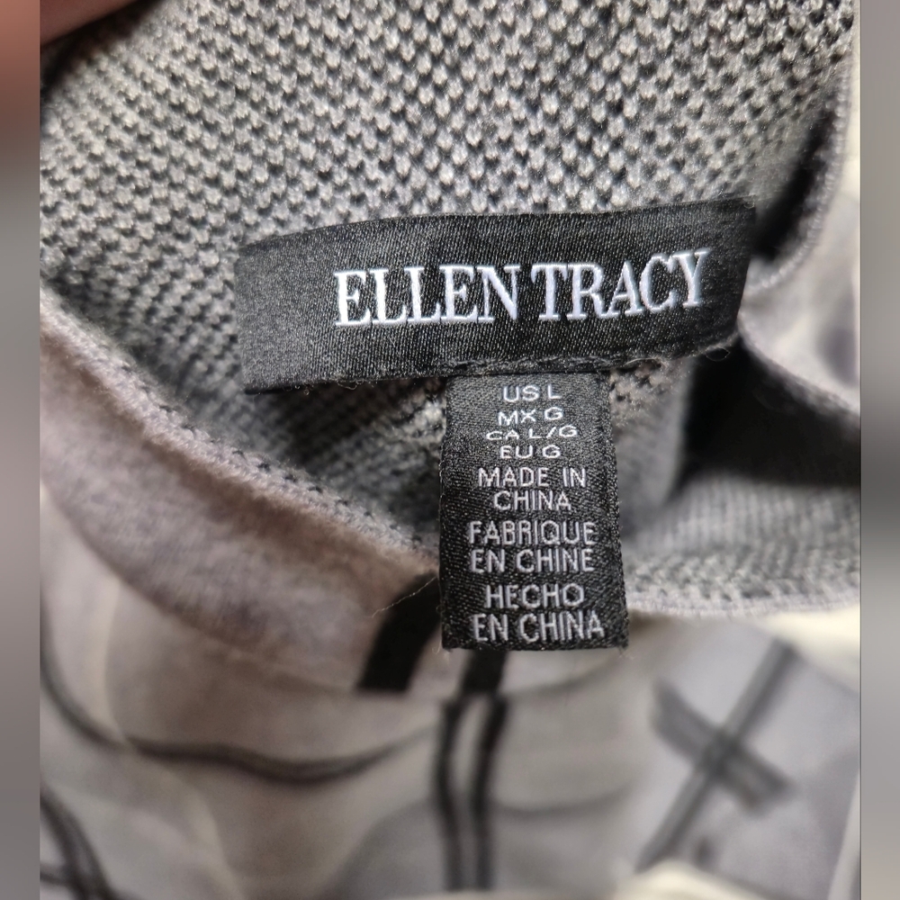 Ellen Tracy Black and Gray Turtleneck Sweater - Picture 6 of 7